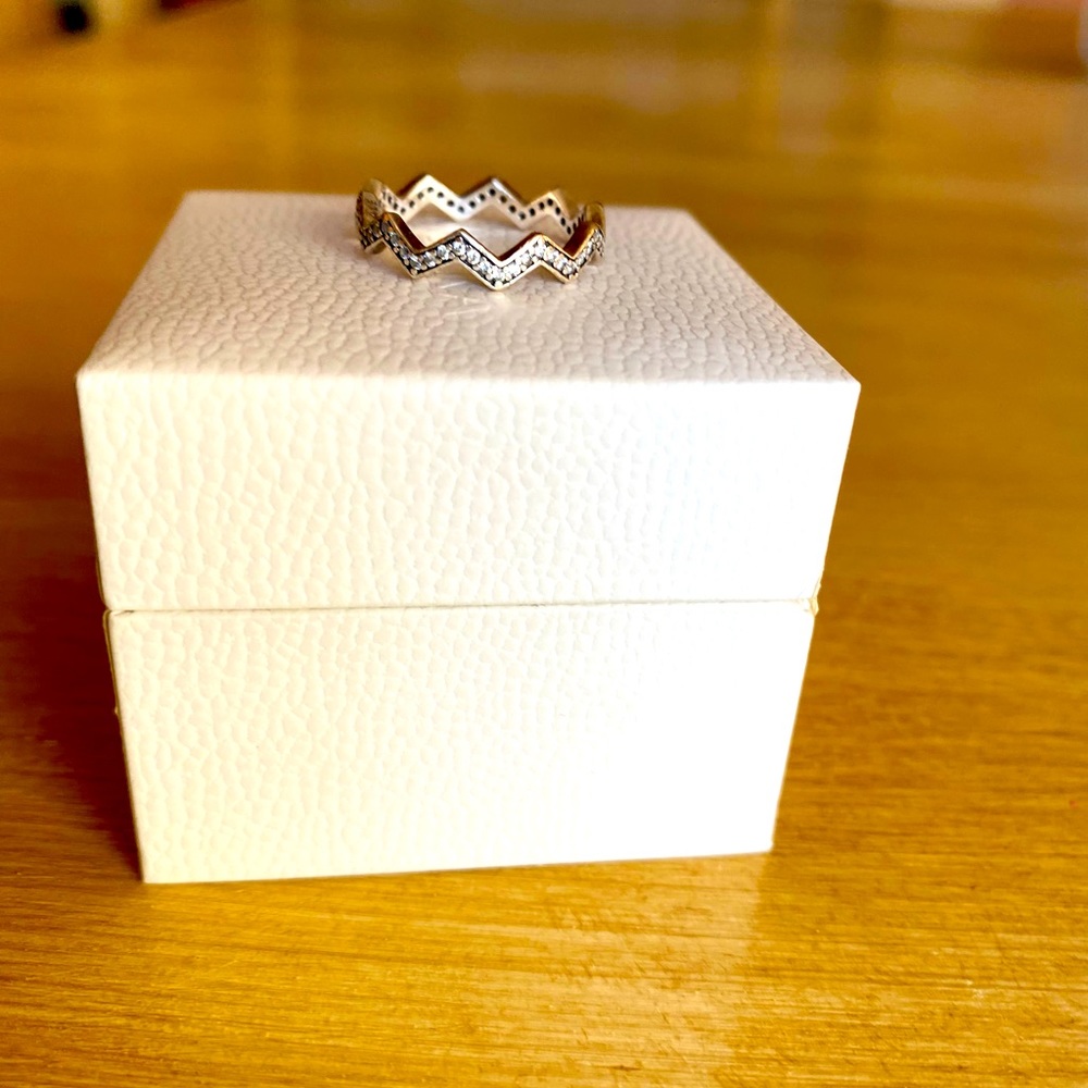 Pandora women’s ring